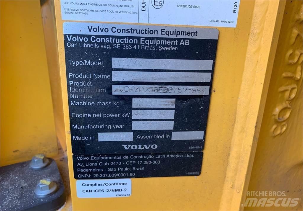 Volvo A25G 연결식 홀러