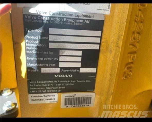 Volvo A25G 연결식 홀러