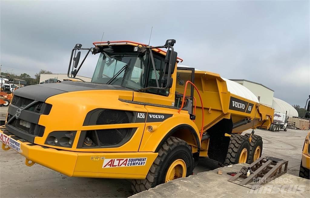 Volvo A25G 연결식 홀러