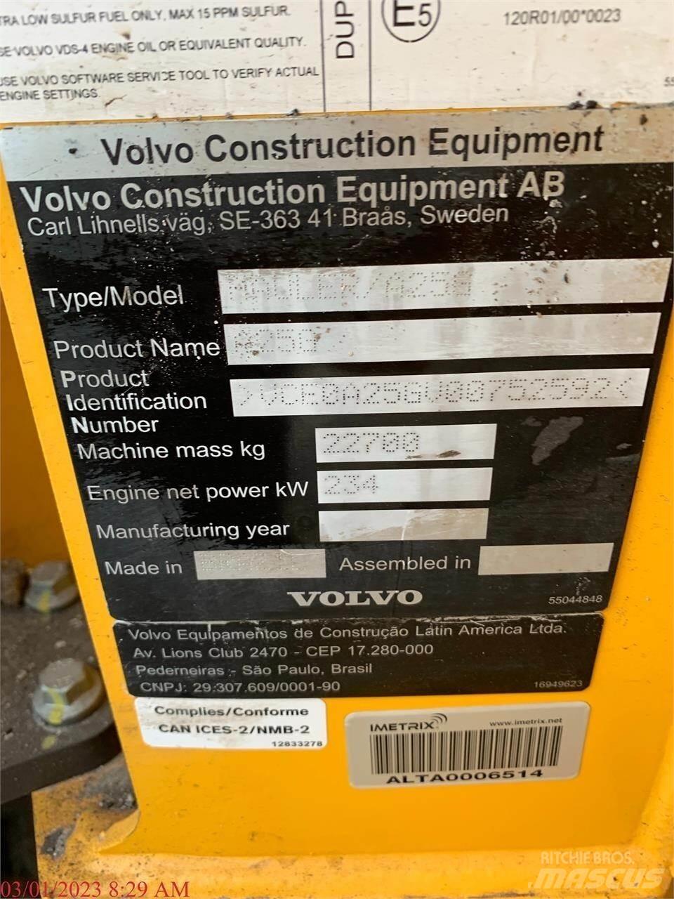 Volvo A25G 연결식 홀러