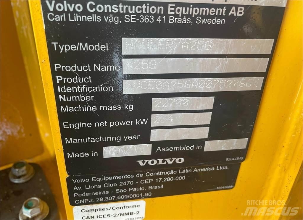 Volvo A25G 연결식 홀러