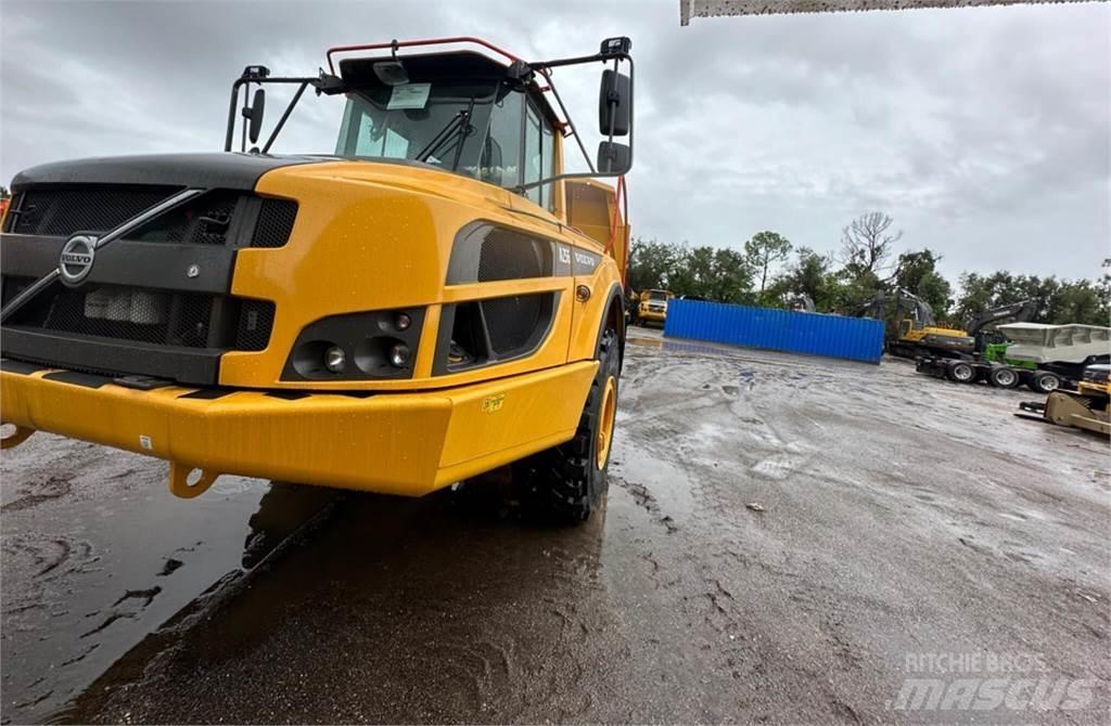 Volvo A25G 연결식 홀러