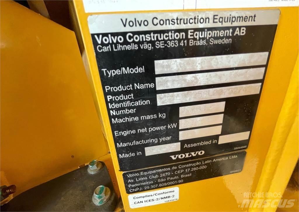 Volvo A25G 연결식 홀러