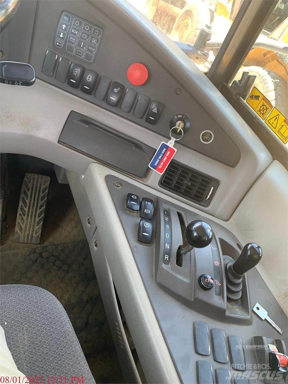 Volvo A30G 연결식 홀러