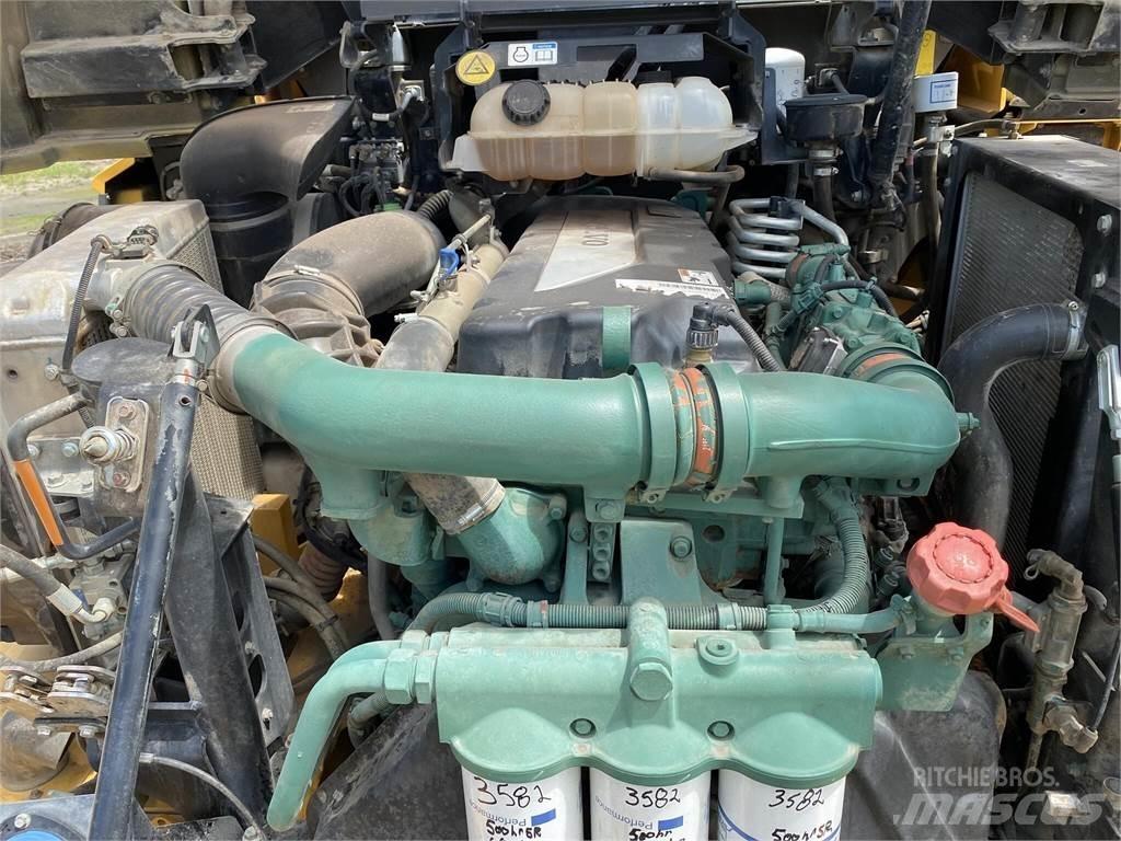 Volvo A30G 연결식 홀러