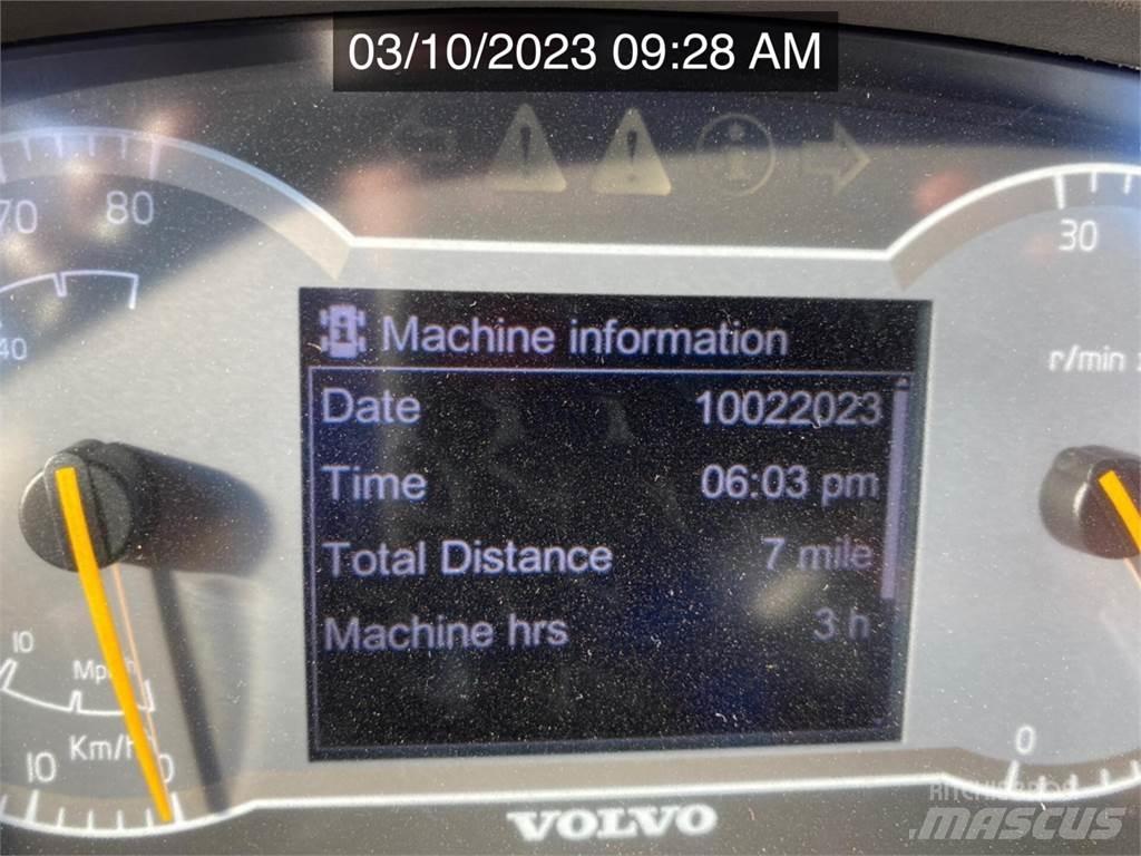 Volvo A30G 연결식 홀러