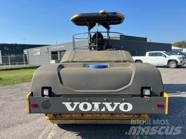 Volvo DD120C 트윈 드럼 롤러