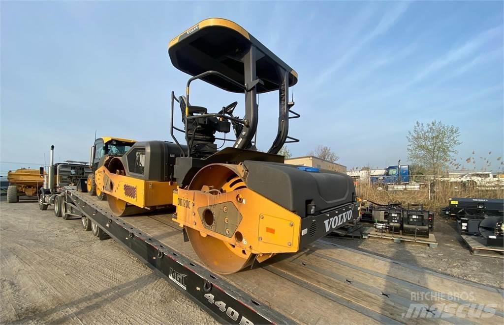 Volvo DD120C 트윈 드럼 롤러