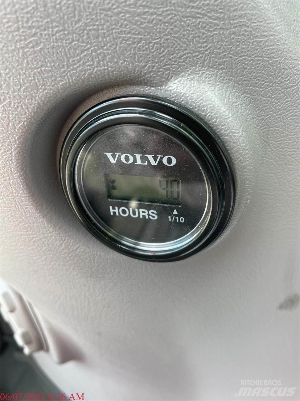 Volvo EC140EL 대형 굴삭기 29톤 이상