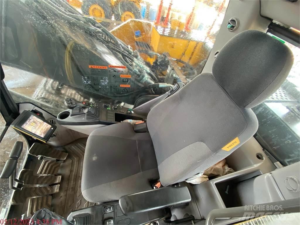 Volvo EC220EL 대형 굴삭기 29톤 이상