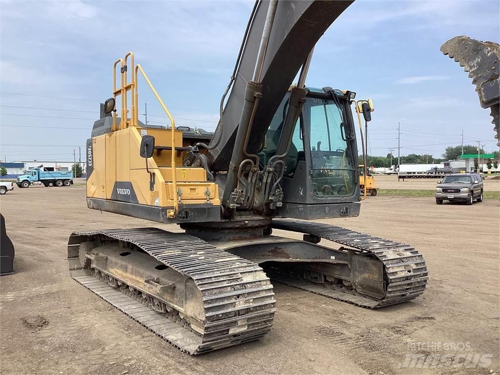 Volvo EC250EL 대형 굴삭기 29톤 이상