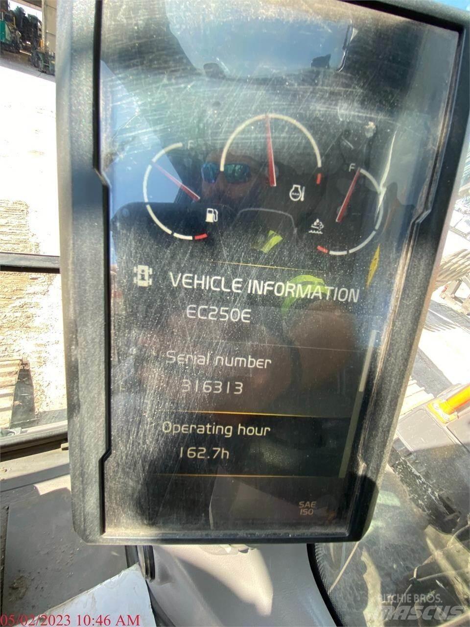 Volvo EC250EL 대형 굴삭기 29톤 이상