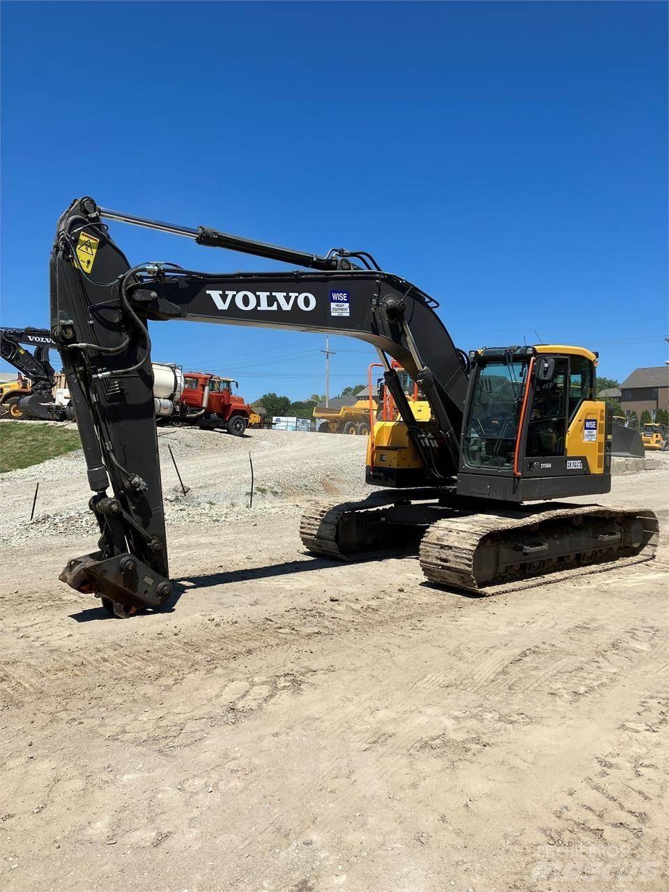 Volvo ECR235EL 대형 굴삭기 29톤 이상