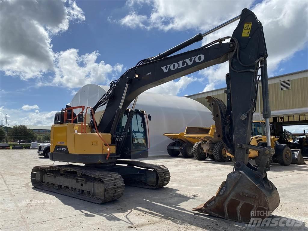 Volvo ECR235EL 대형 굴삭기 29톤 이상
