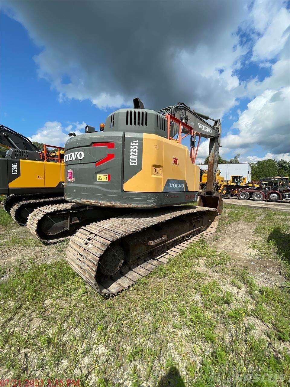 Volvo ECR235EL 대형 굴삭기 29톤 이상