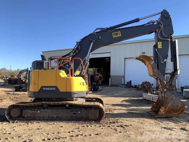 Volvo ECR235EL 대형 굴삭기 29톤 이상