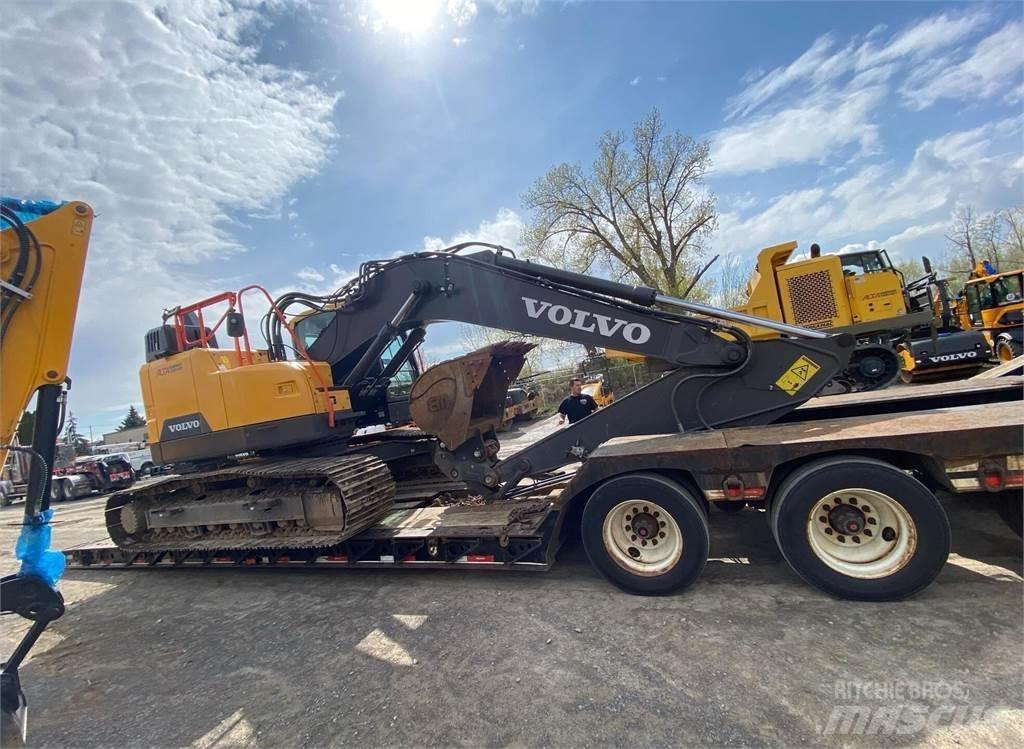 Volvo ECR235EL 대형 굴삭기 29톤 이상