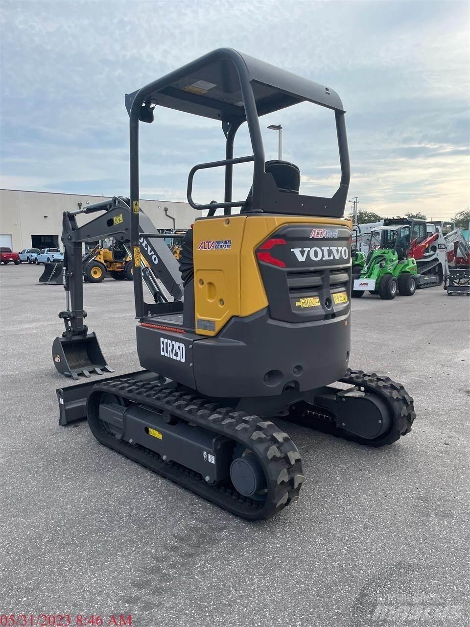 Volvo ECR25D 소형 굴삭기 7톤 미만