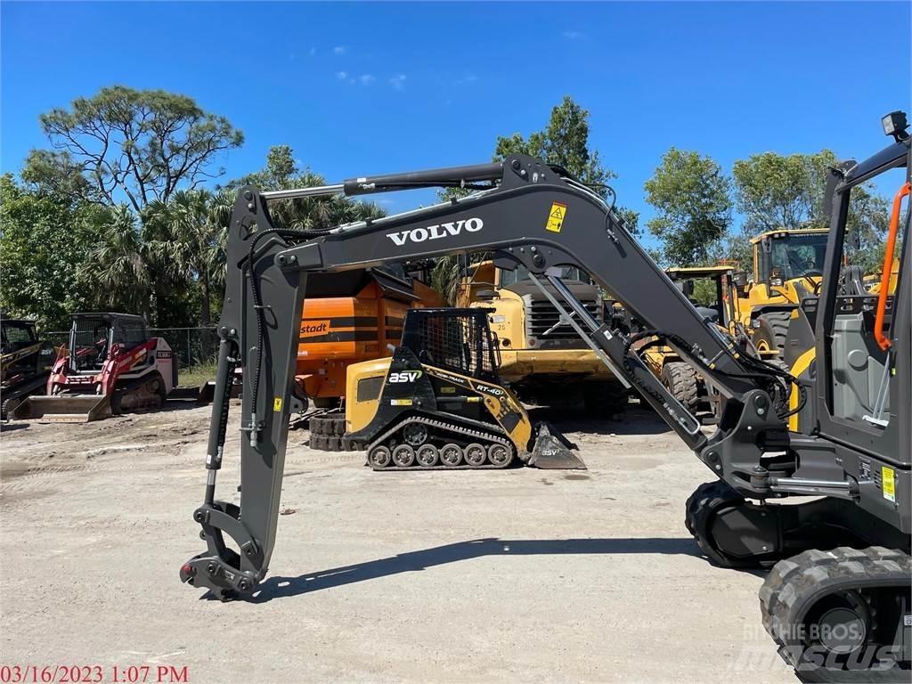 Volvo ECR58F 대형 굴삭기 29톤 이상