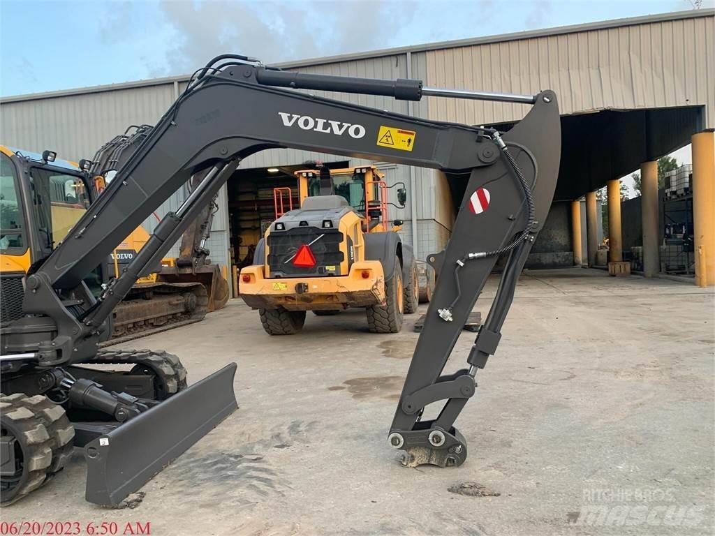 Volvo ECR88D 대형 굴삭기 29톤 이상