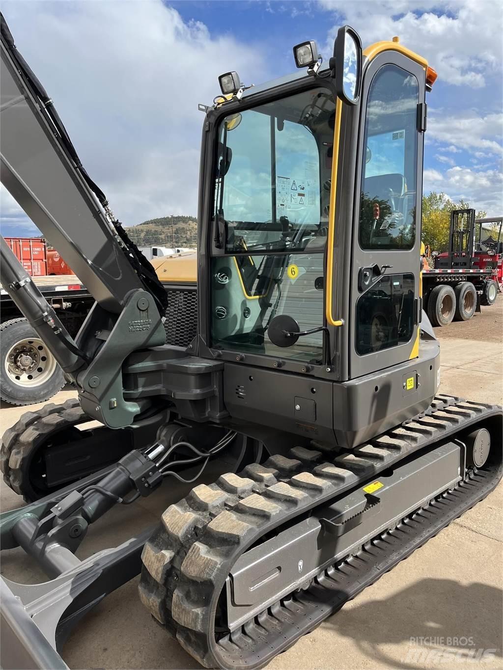 Volvo ECR88D 대형 굴삭기 29톤 이상