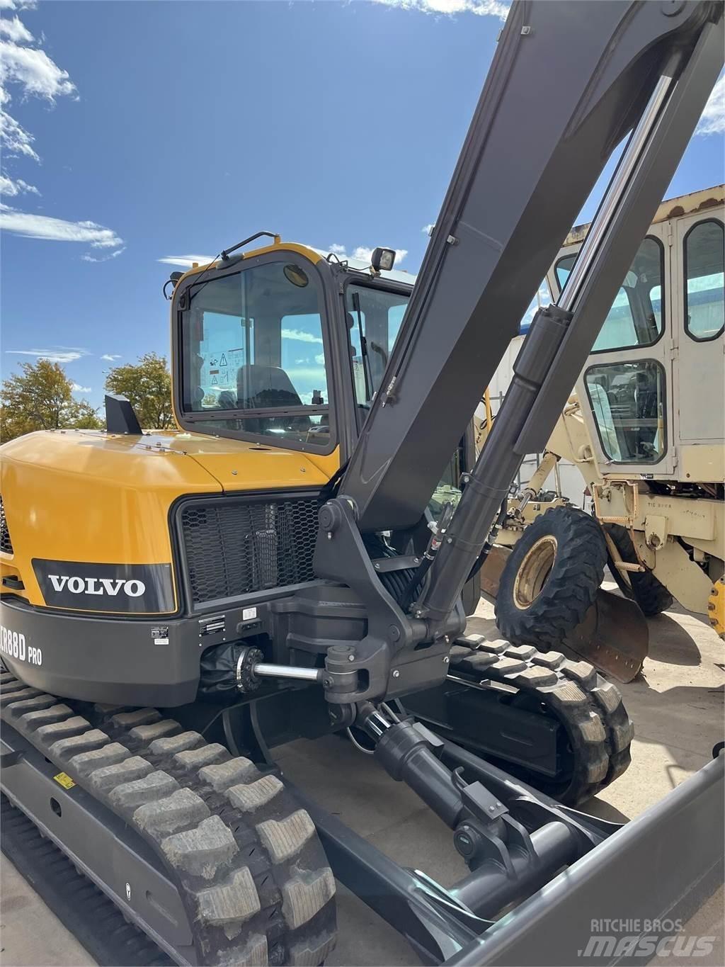 Volvo ECR88D 대형 굴삭기 29톤 이상