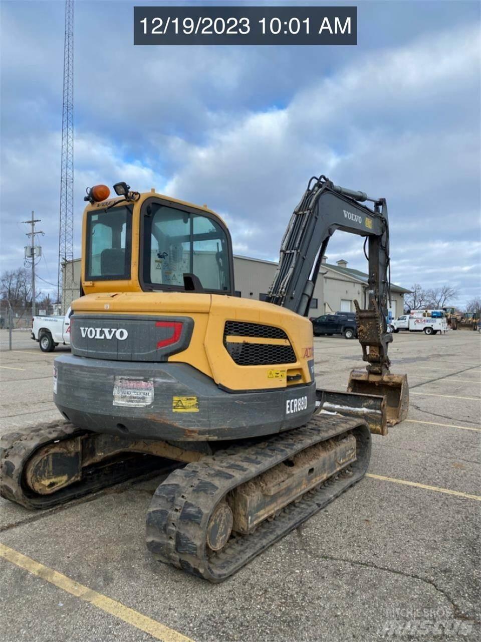 Volvo ECR88D 대형 굴삭기 29톤 이상