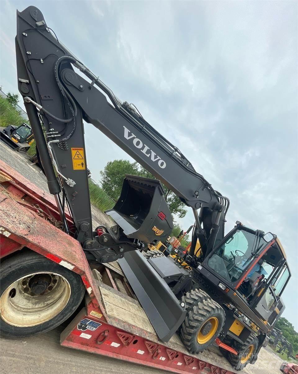 Volvo EW220E  휠 굴삭기