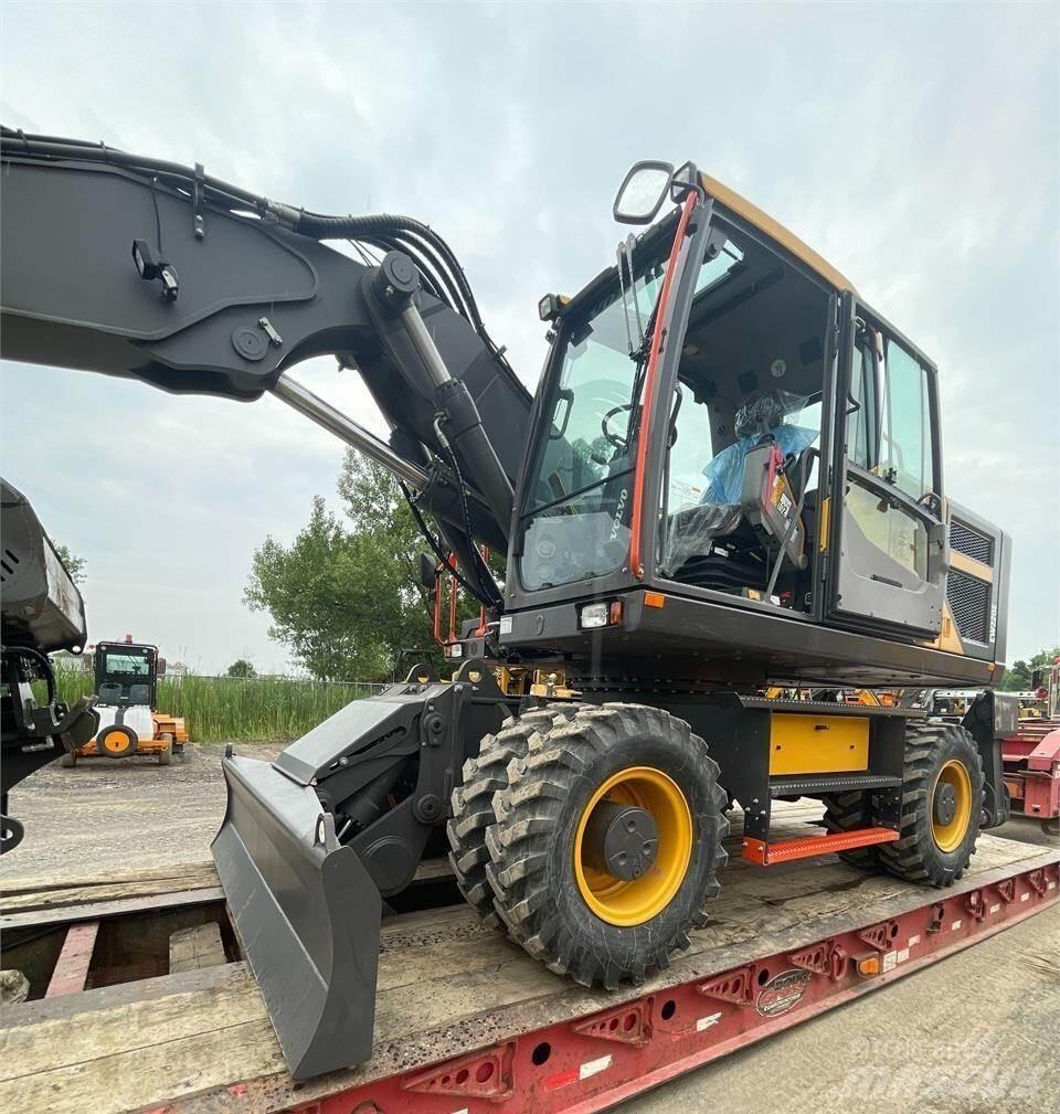 Volvo EW220E  휠 굴삭기