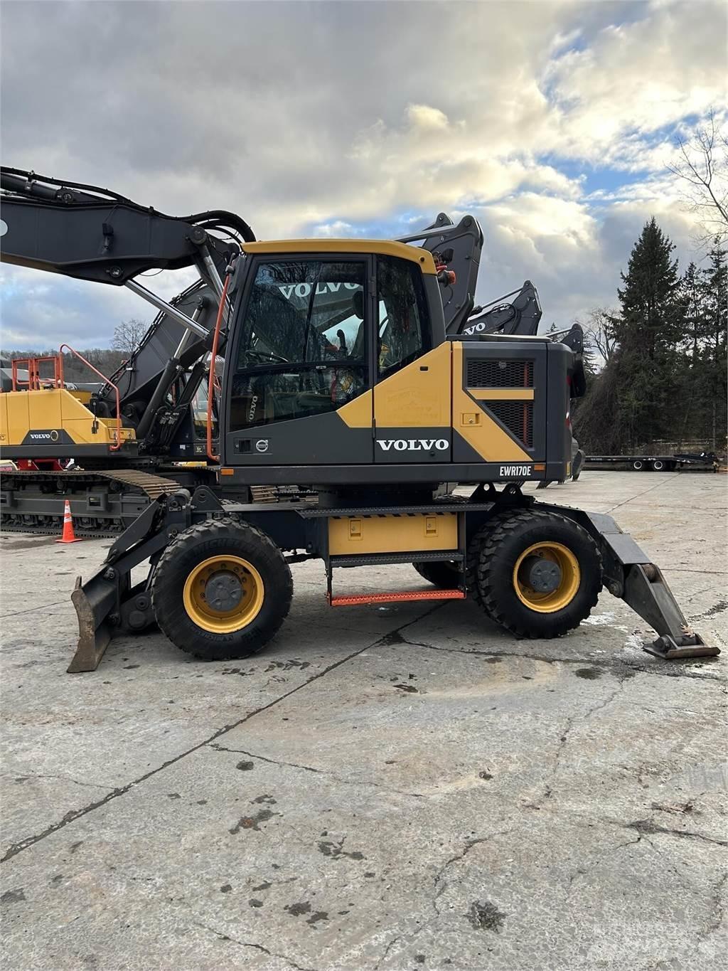 Volvo EWR170E  휠 굴삭기