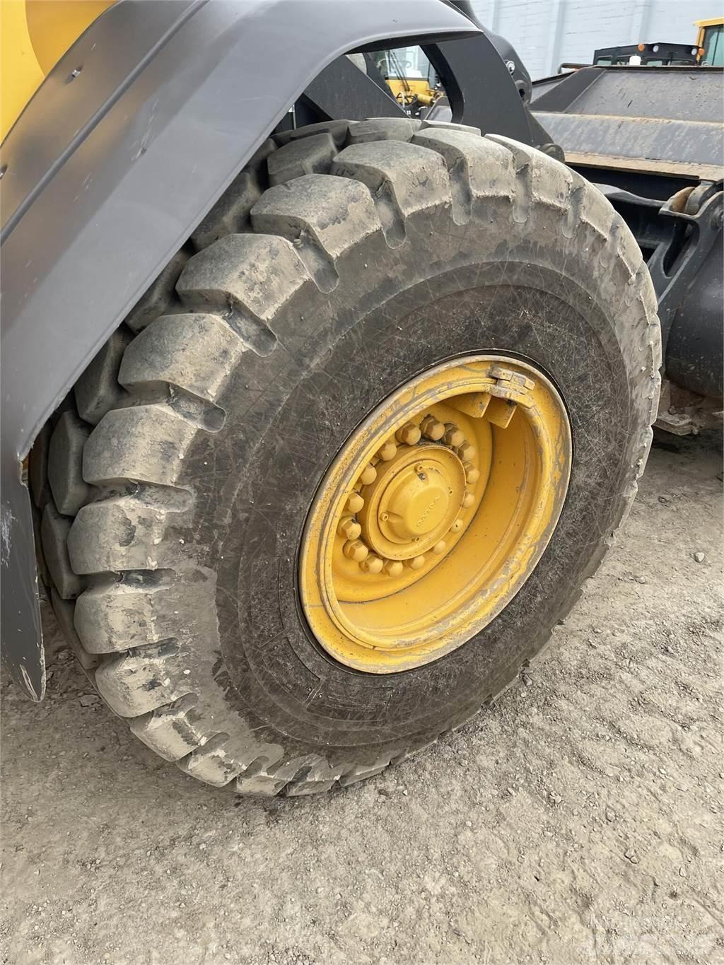 Volvo L90H  휠로우더