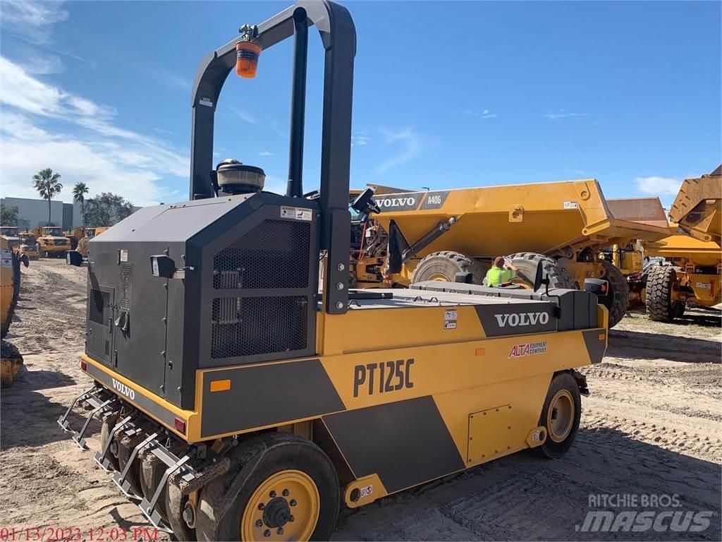 Volvo PT125C 공기 타이어 롤러