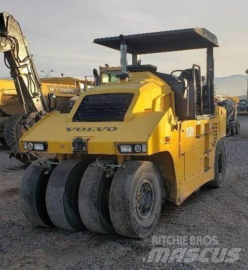 Volvo PTR240 공기 타이어 롤러