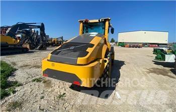 Volvo SD115B 트윈 드럼 롤러