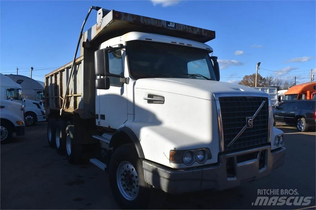 Volvo VHD84B200 덤프 트럭