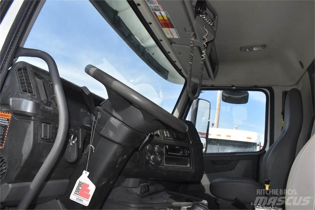 Volvo VHD84B300 덤프 트럭
