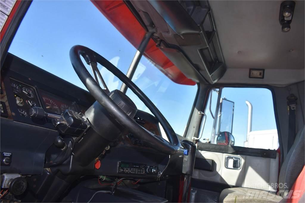 Volvo WG64T 덤프 트럭