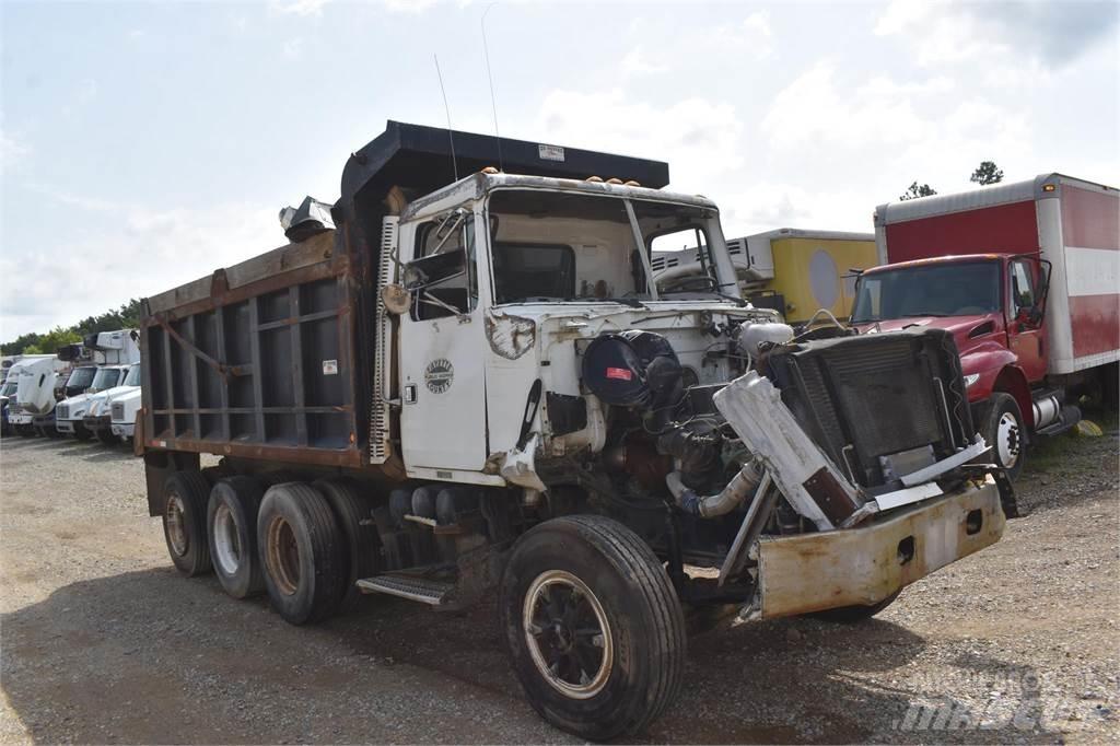 Volvo WG84B 덤프 트럭