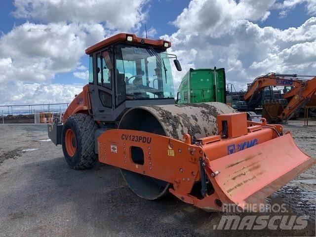 XCMG CV123PDU 트윈 드럼 롤러