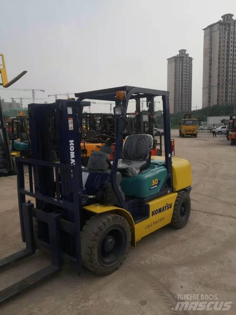 Komatsu FD 30 T-14 디젤 지게차