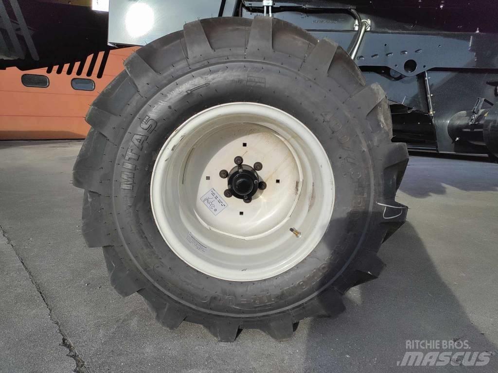 New Holland TC 5.90 콤바인 수확기