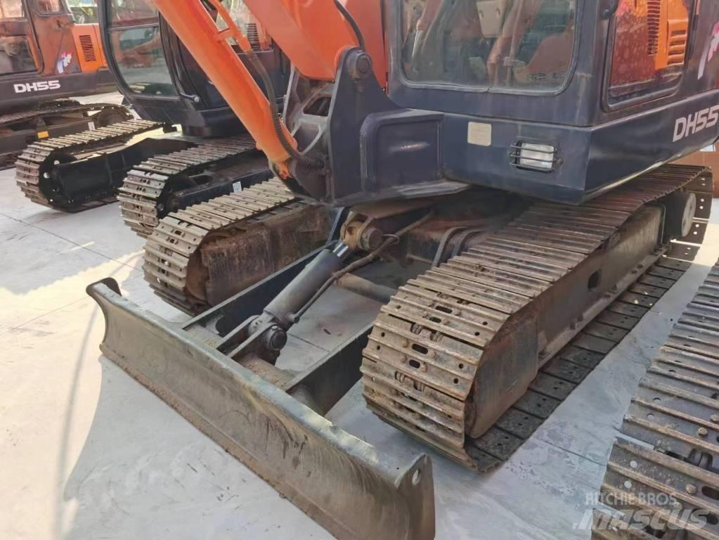 Doosan DH55 대형 굴삭기 29톤 이상