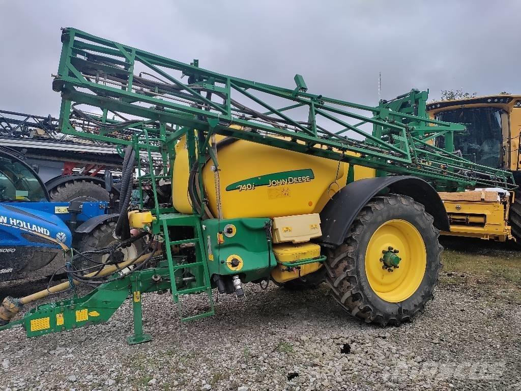 John Deere 740 i 견인형 분무기