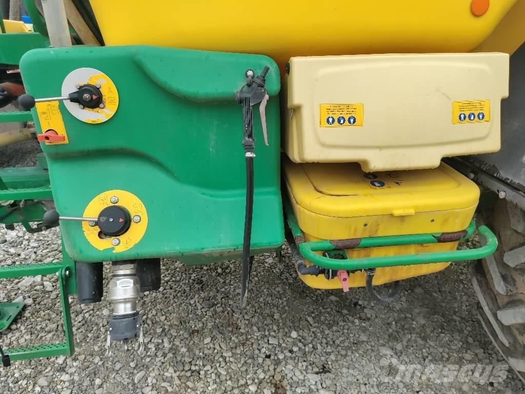 John Deere 740 i 견인형 분무기