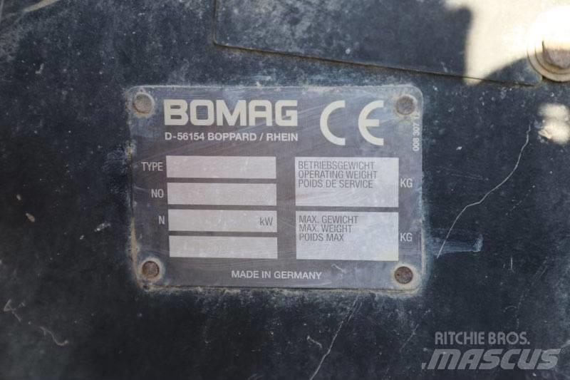 Bomag BW 225 D-3 트윈 드럼 롤러