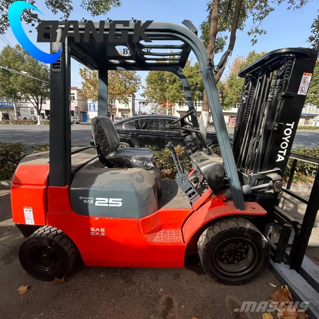 Toyota 8 F25 디젤 지게차