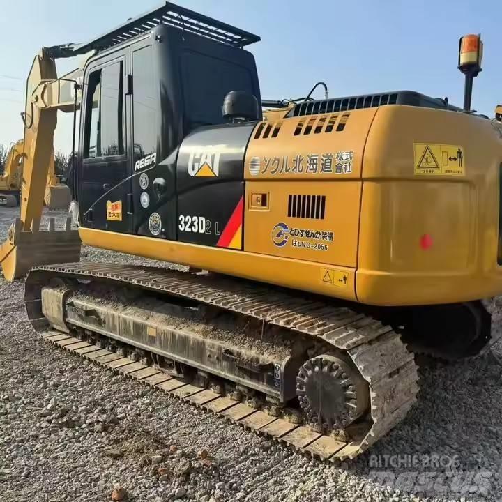 CAT CAT323D2L 대형 굴삭기 29톤 이상