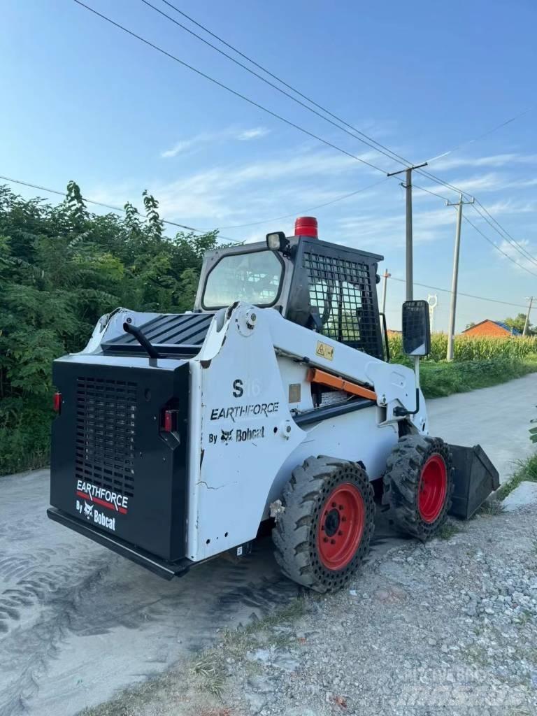 Bobcat S16  스키드로더