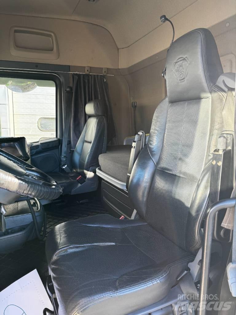 Scania R520LB8x4*4 덤프 트럭