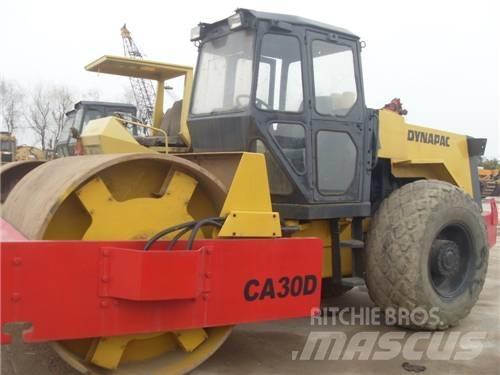 Dynapac CA 30 D 싱글 드럼 롤러
